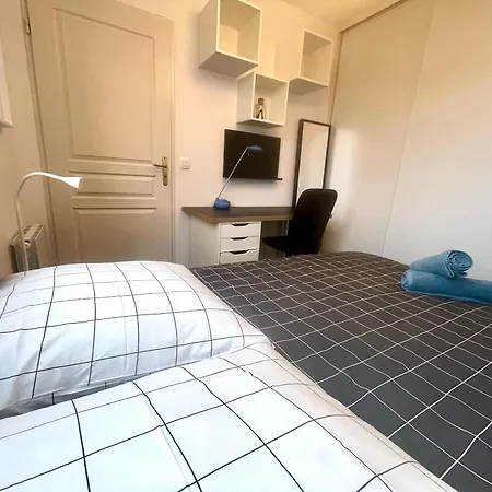 Neyrpic - Cocon Douillet -balcon Apartamento *