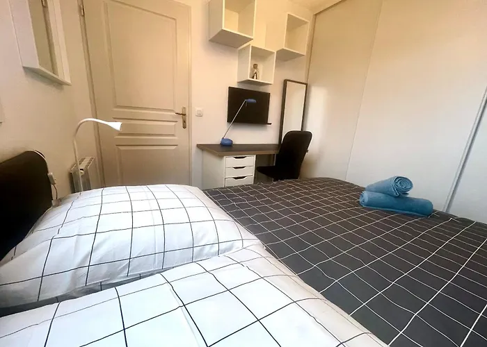 Neyrpic - Cocon Douillet -balcon Apartamento *