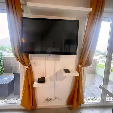 Neyrpic - Cocon Douillet -balcon Rhut